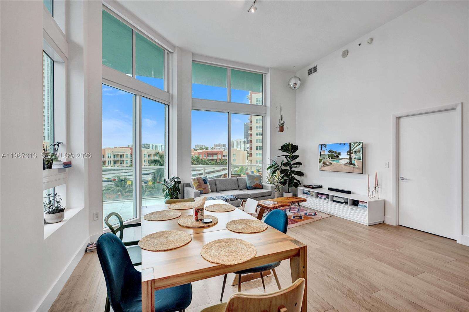 Quantum on the bay Unit #816 | Picture 7