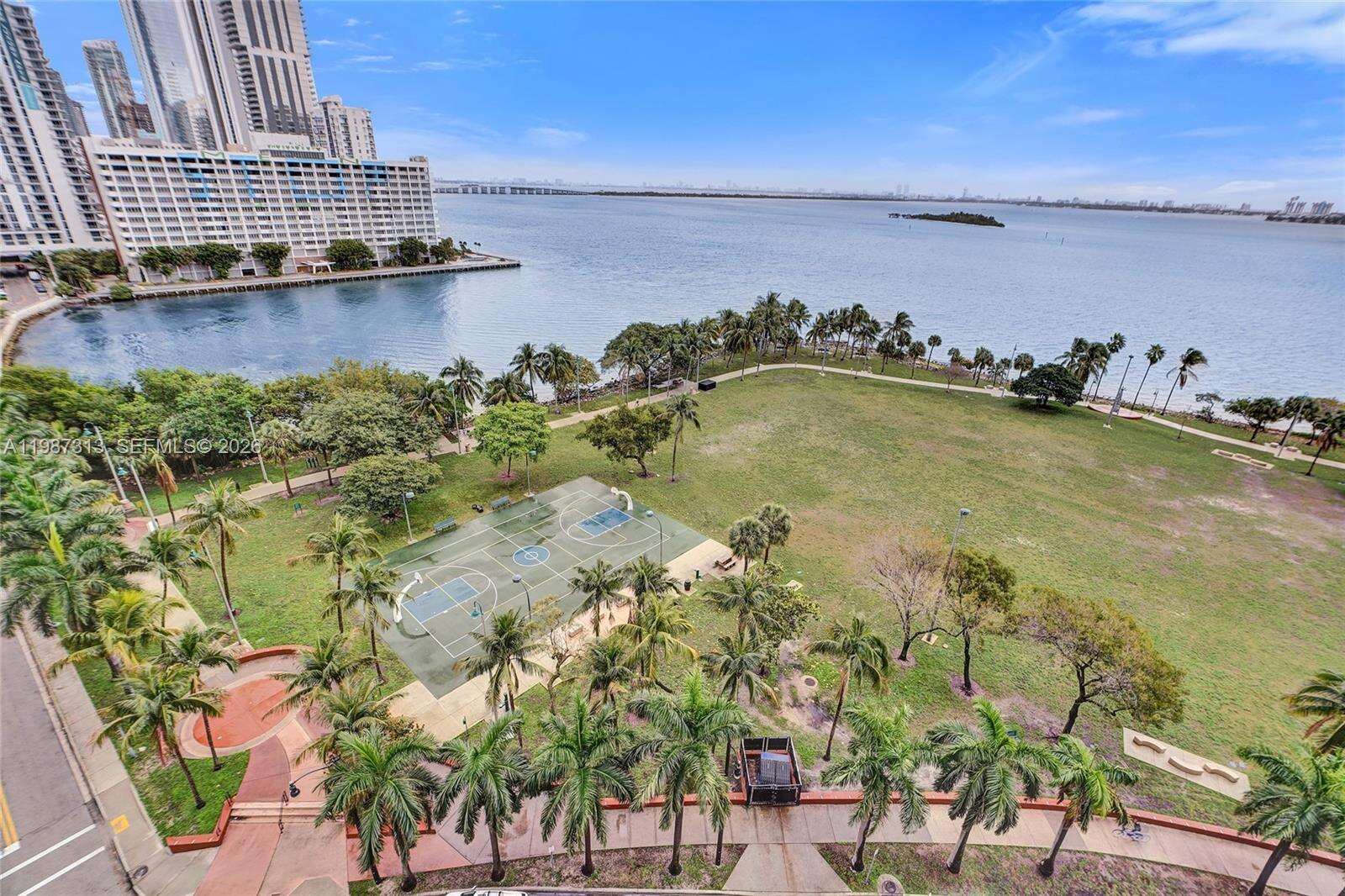 Quantum on the bay Unit #816 | Picture 61