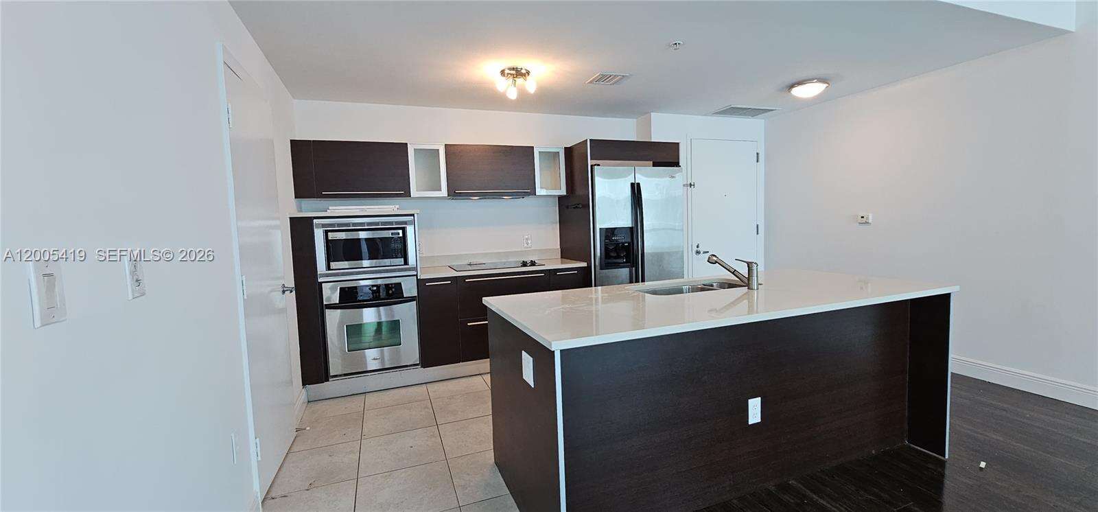 Quantum on the bay Unit #1617 | Picture 1