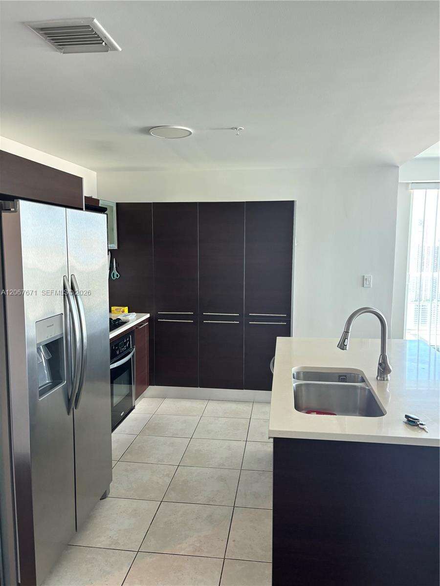 Quantum on the bay Unit #4011 | Picture 3