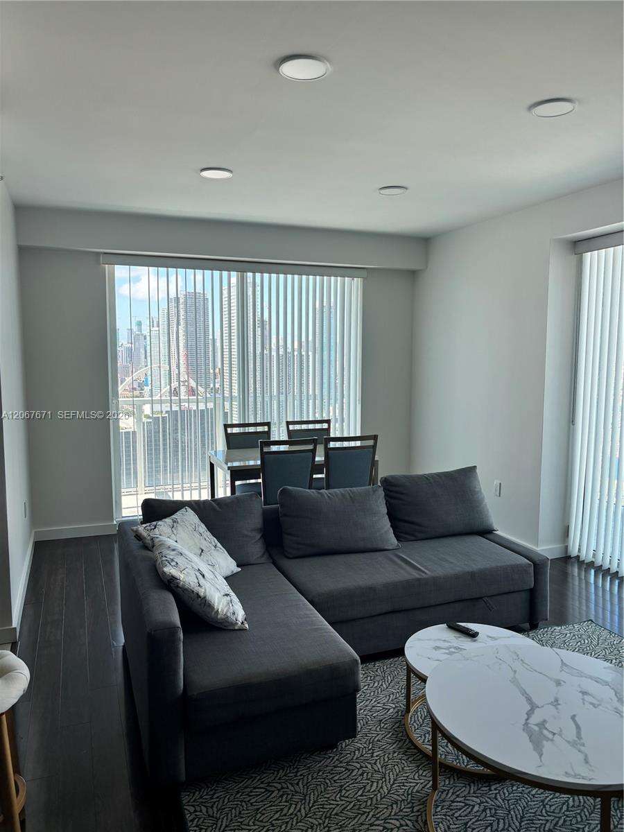 Quantum on the bay Unit #4011 | Picture 4