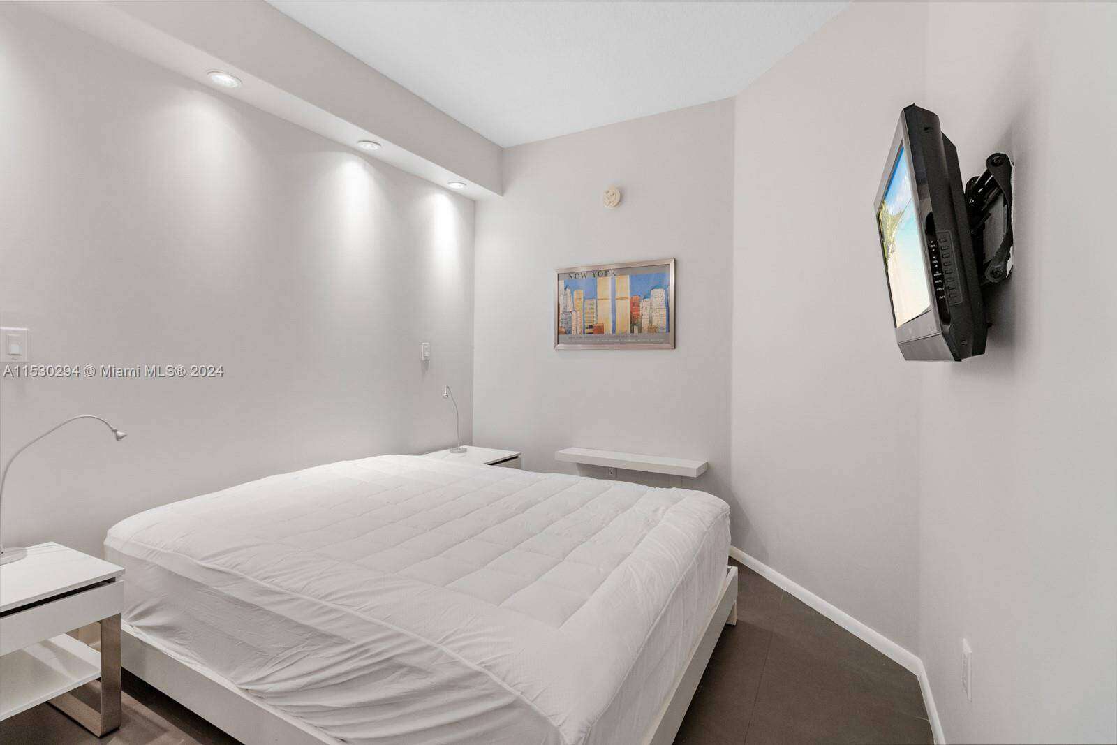 Quantum on the bay Unit #1805 | Picture 4