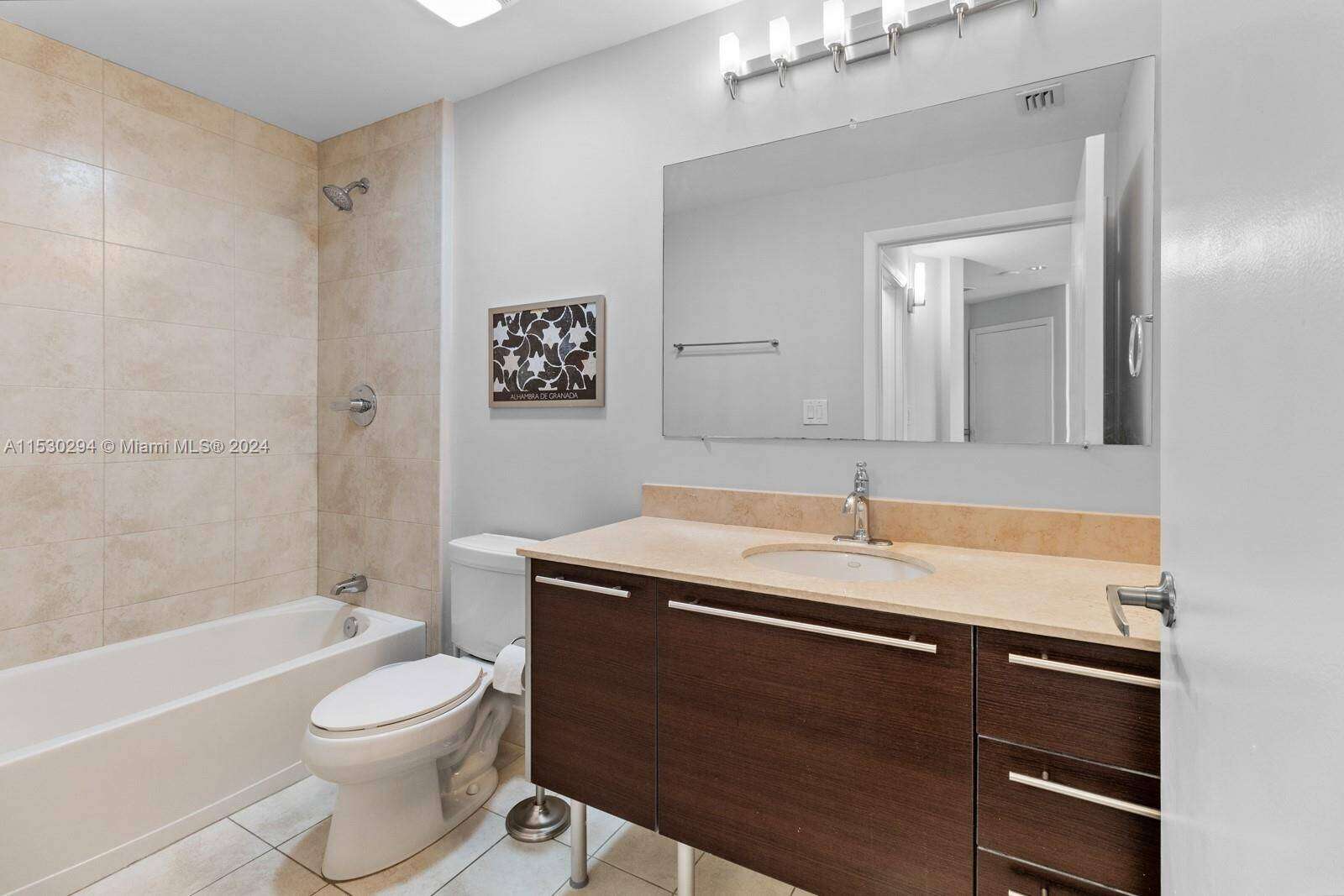 Quantum on the bay Unit #1805 | Picture 5