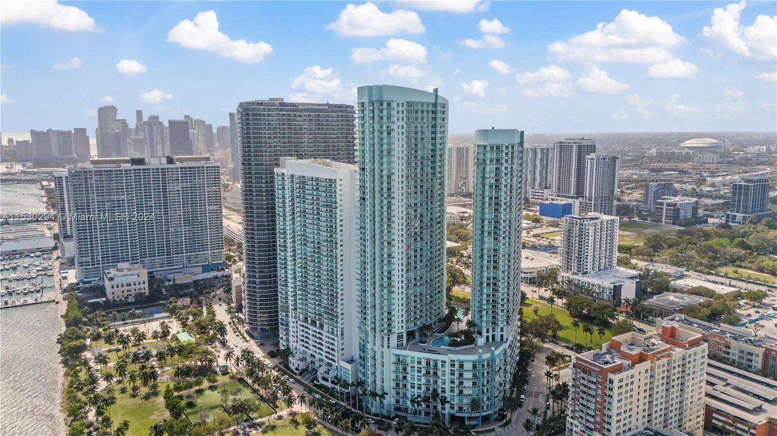 Quantum on the bay Unit #1805 | Picture 9