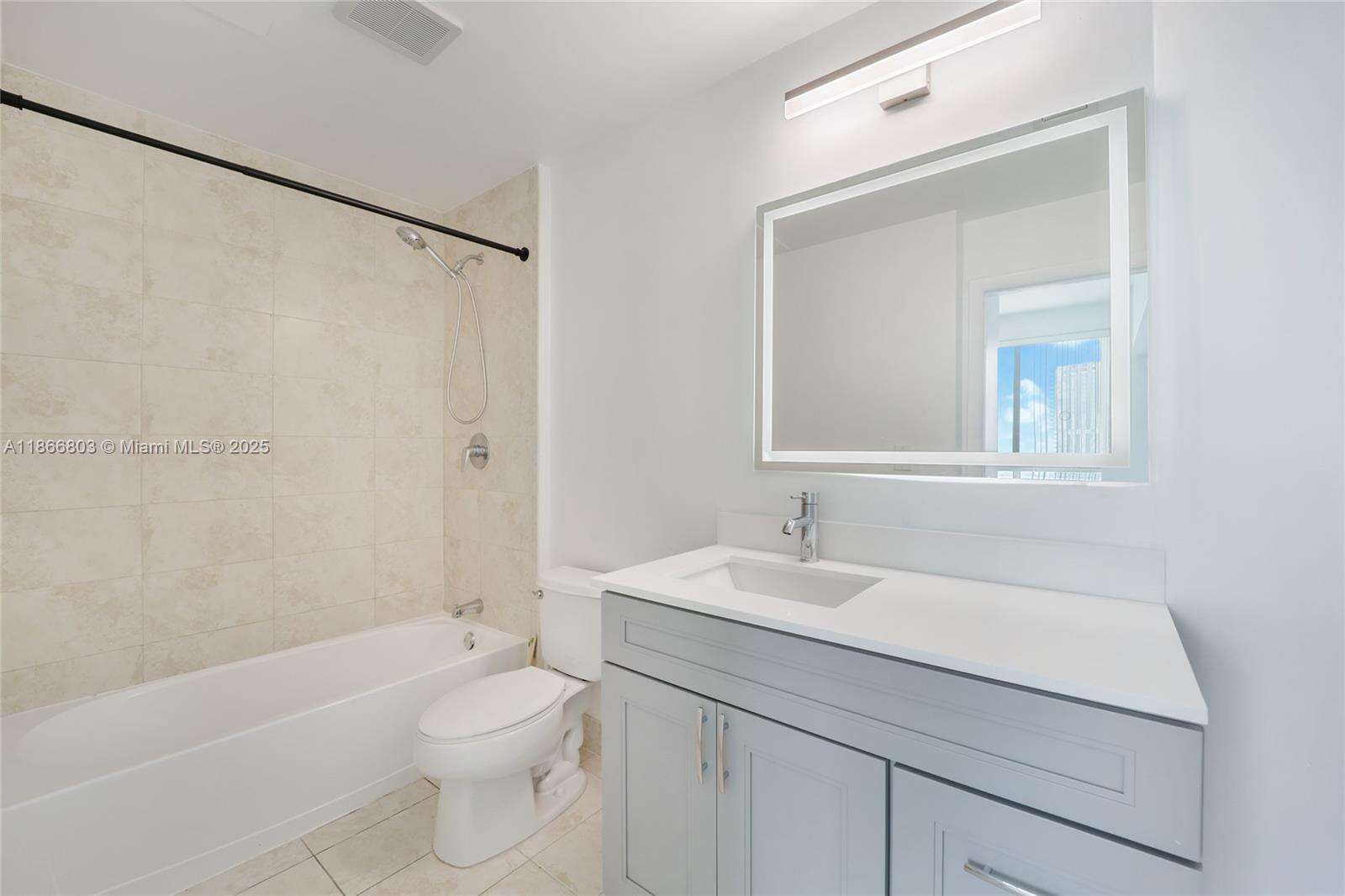 Quantum on the bay Unit #4112 | Picture 12