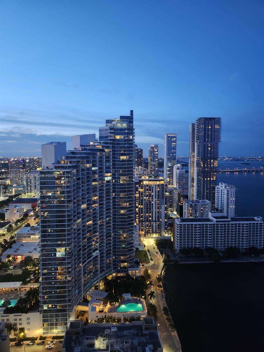 Quantum on the bay Unit #4112 | Picture 3