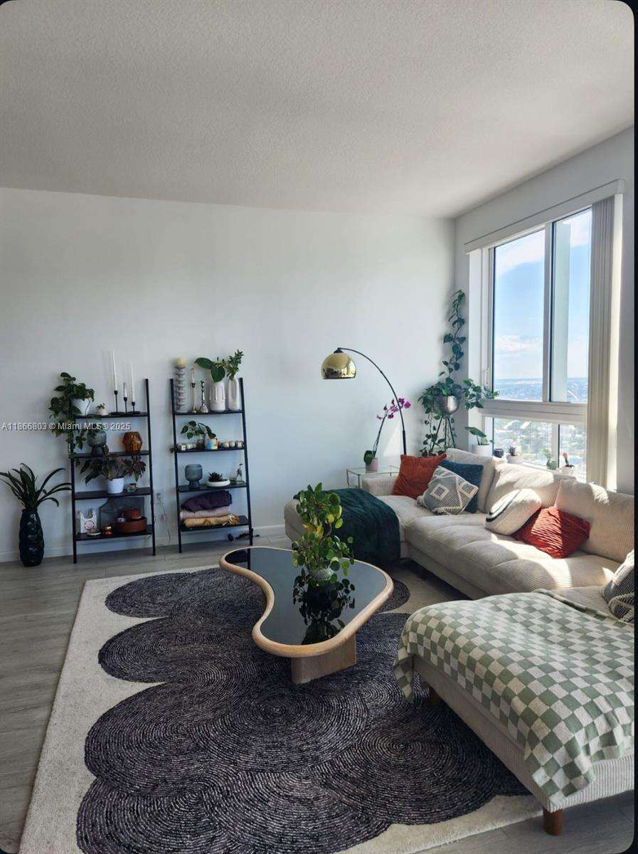 Quantum on the bay Unit #4112 | Picture 8