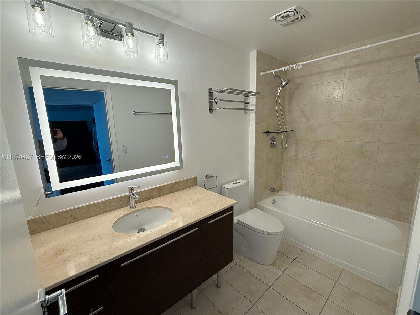 Quantum on the bay Unit #3507 | Picture 13