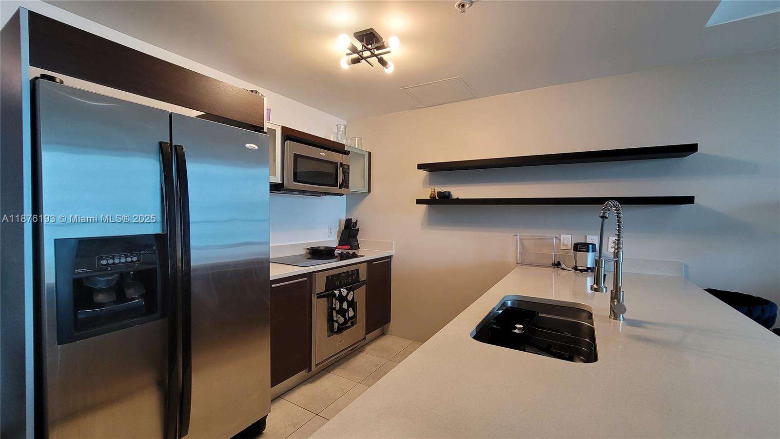 Quantum on the bay Unit #2009 | Picture 3