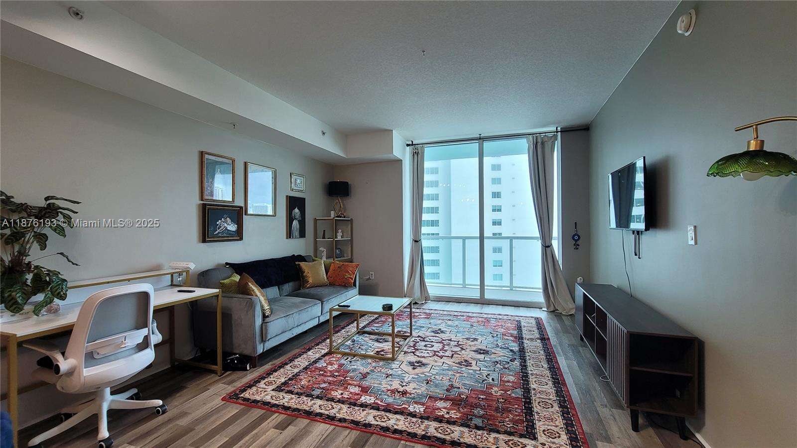 Quantum on the bay Unit #2009 | Picture 5