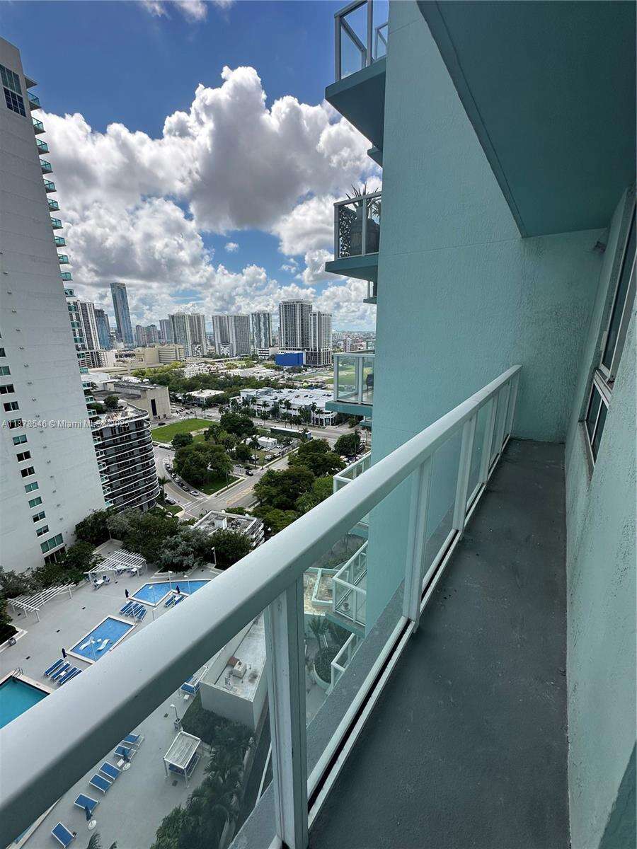 Quantum on the bay Unit #2305 | Picture 11