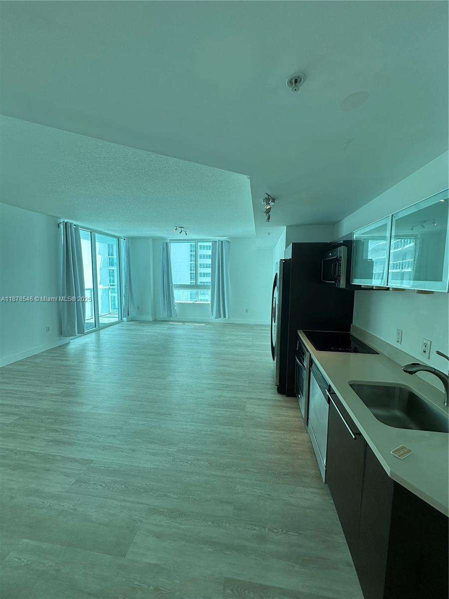 Quantum on the bay Unit #2305 | Picture 4