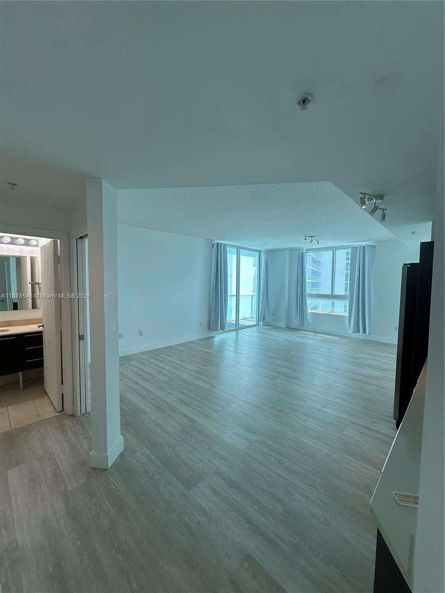 Quantum on the bay Unit #2305 | Picture 6