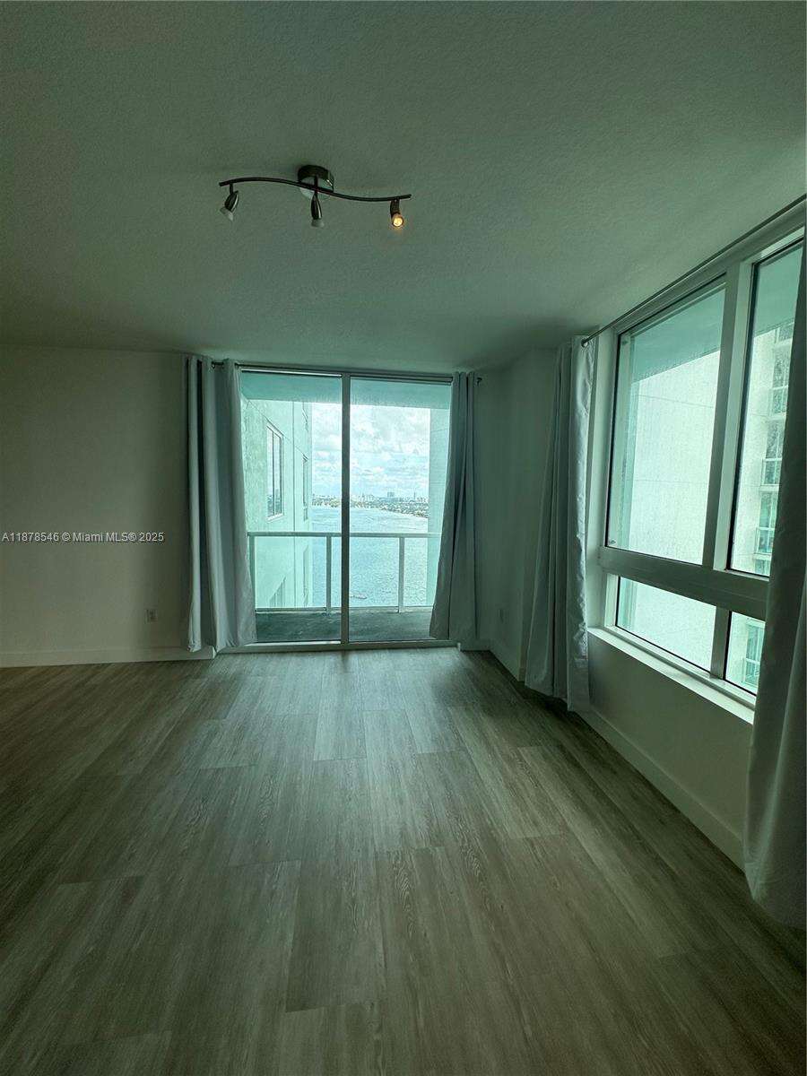 Quantum on the bay Unit #2305 | Picture 8