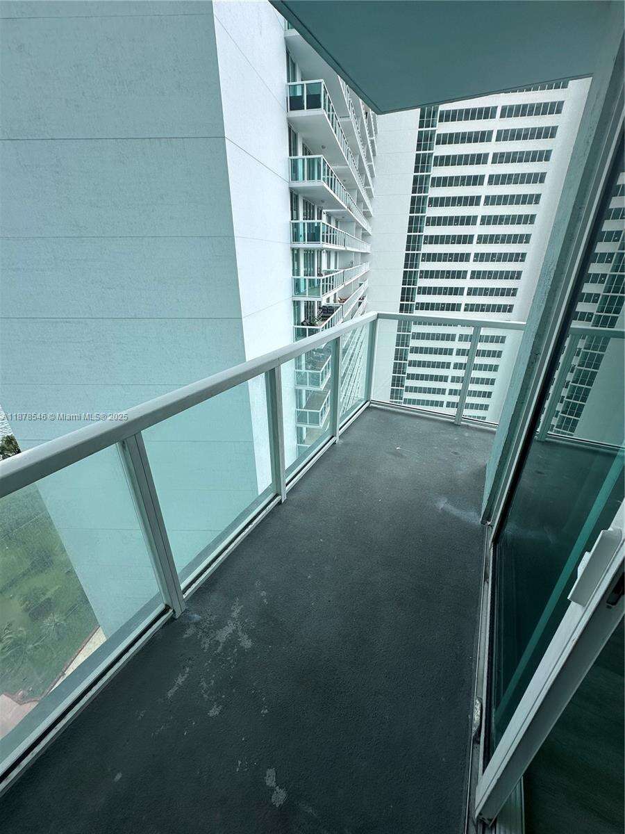 Quantum on the bay Unit #2305 | Picture 10