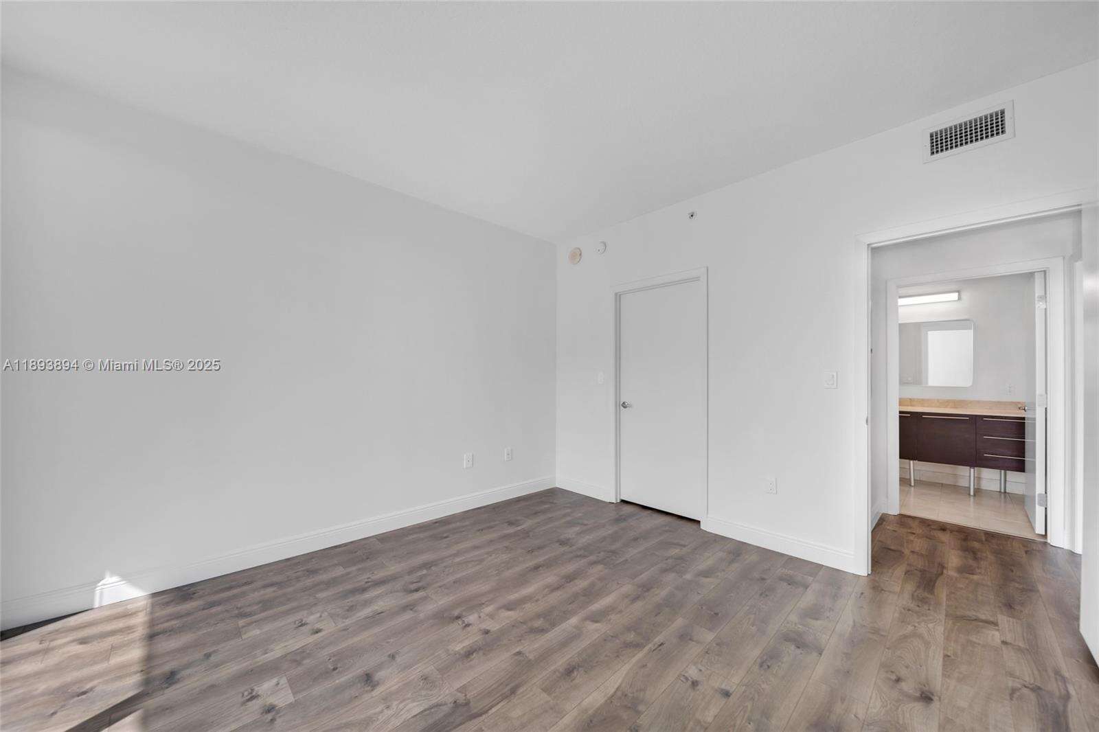 Quantum on the bay Unit #4509 | Picture 7