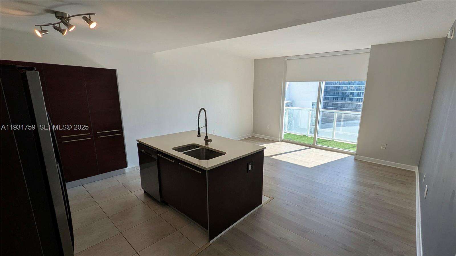 Quantum on the bay Unit #4007 | Picture 3