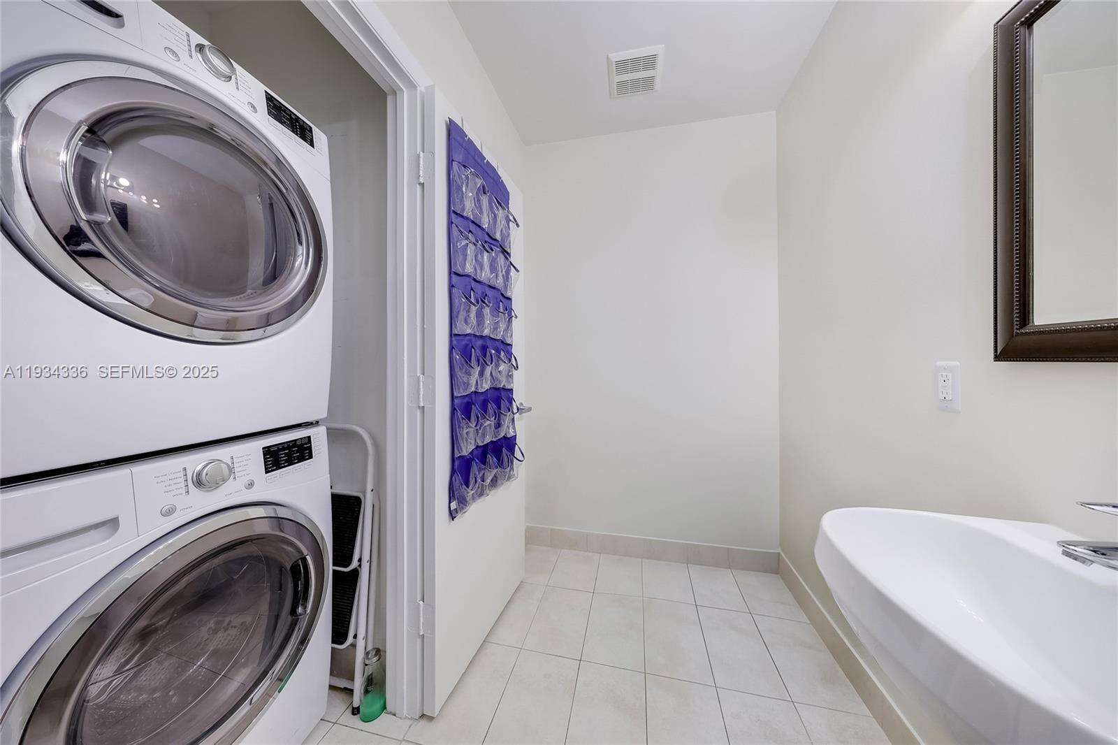 Quantum on the bay Unit #711 | Picture 13