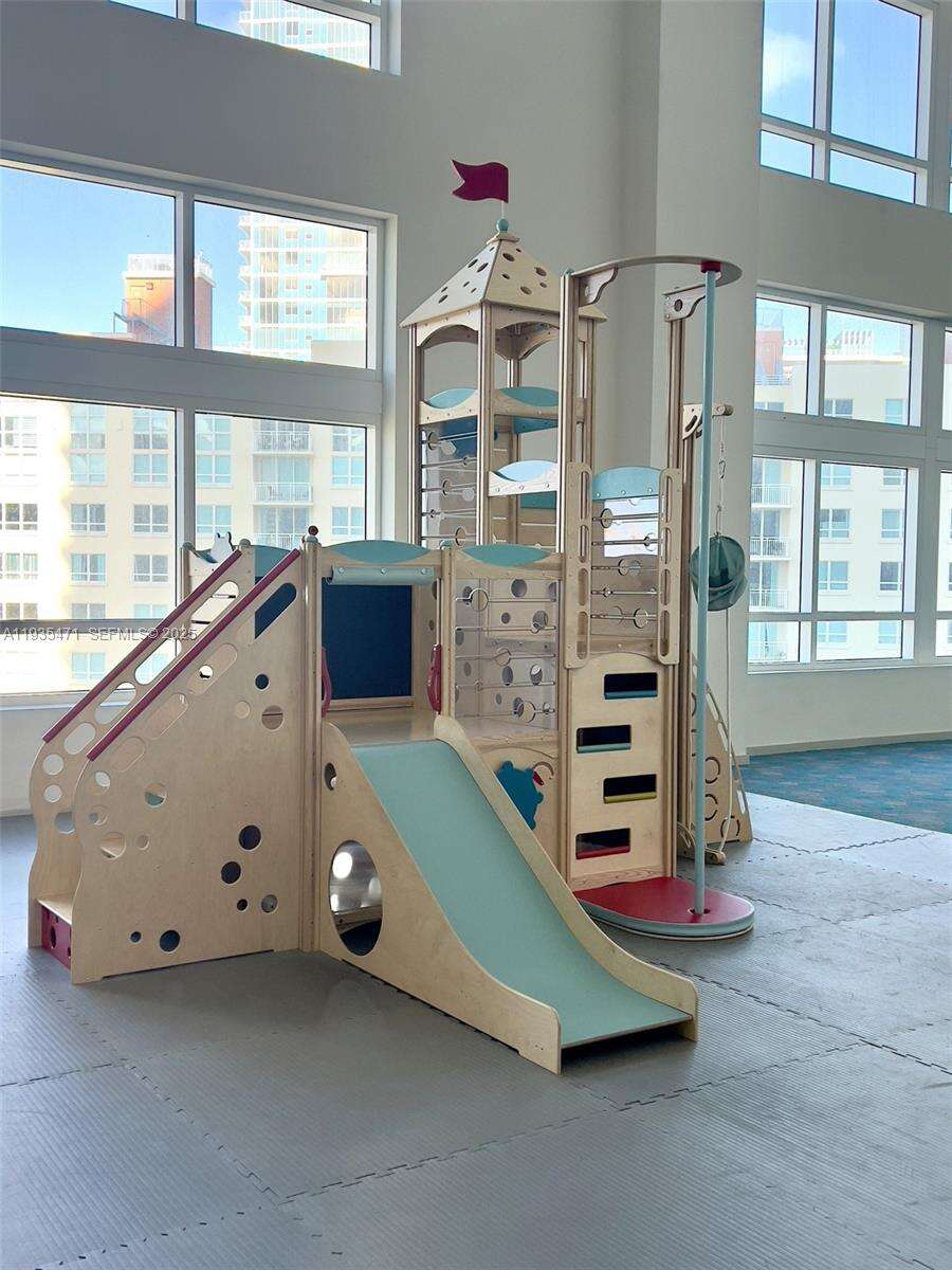 Quantum on the bay Unit #2117 | Picture 11