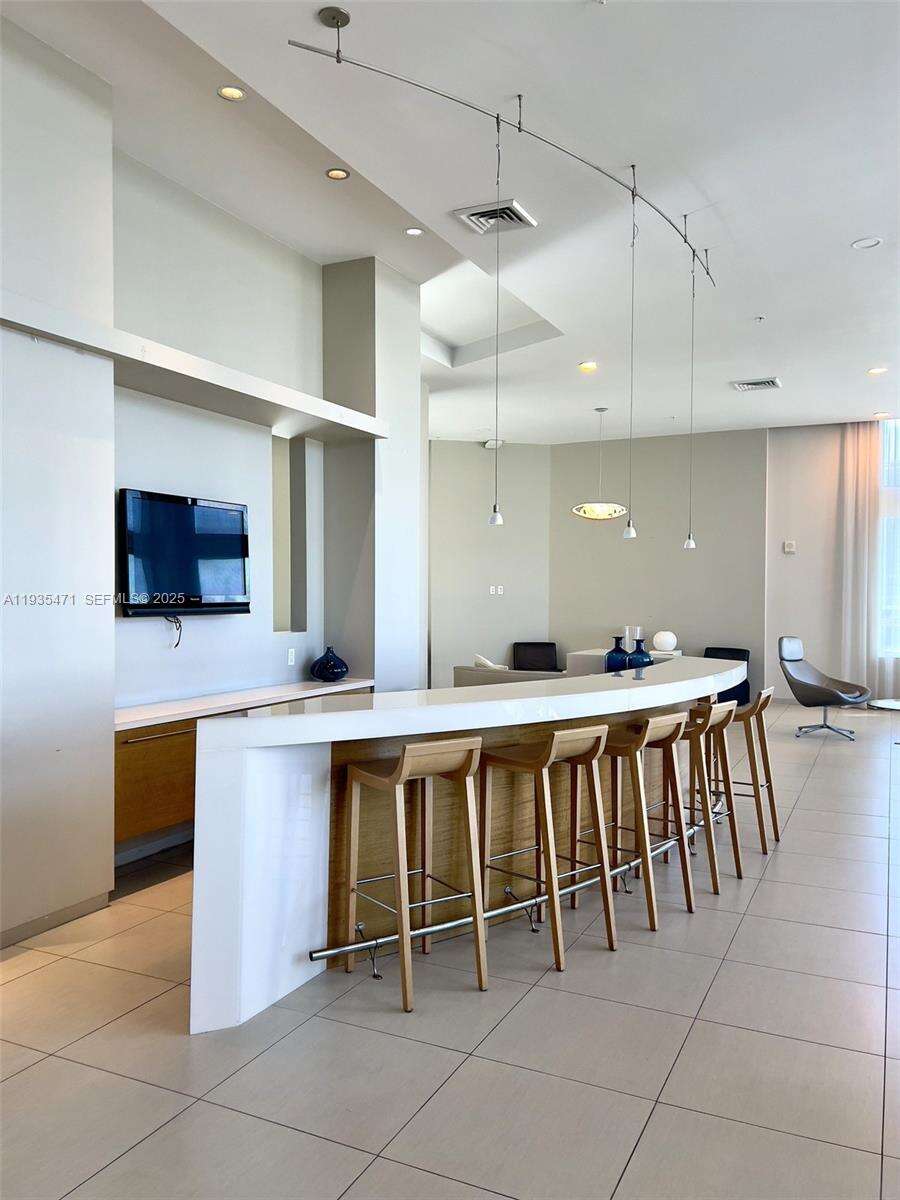 Quantum on the bay Unit #2117 | Picture 15