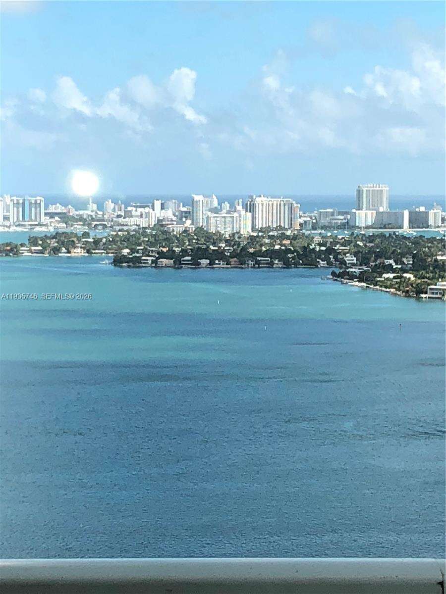 Quantum on the bay Unit #3305 | Picture 4