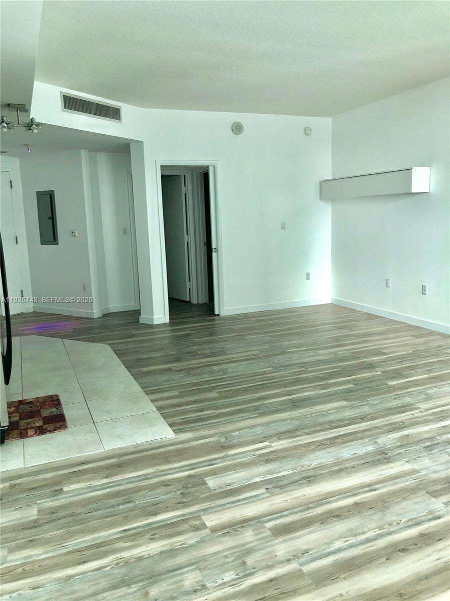 Quantum on the bay Unit #3305 | Picture 10