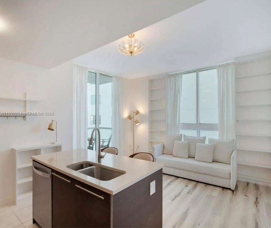 Quantum on the bay Unit #2403 | Picture 4