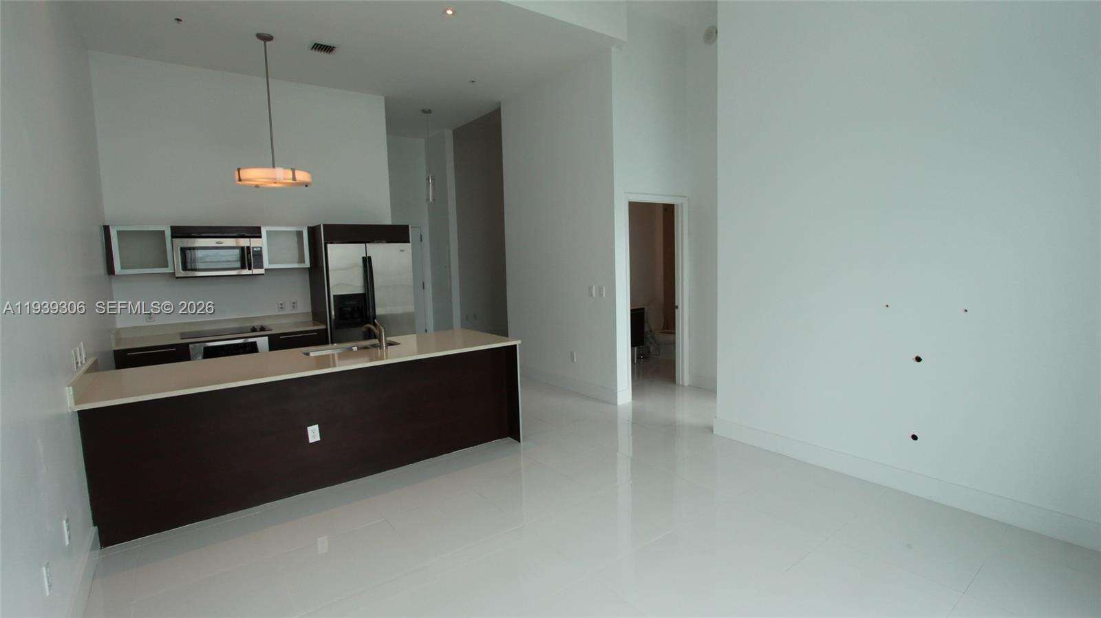 Quantum on the bay Unit #804 | Picture 1