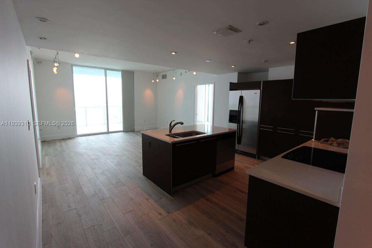 Quantum on the bay Unit #4601 | Picture 2