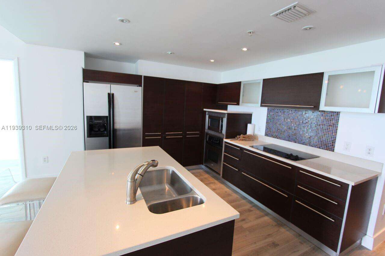 Quantum on the bay Unit #4601 | Picture 3