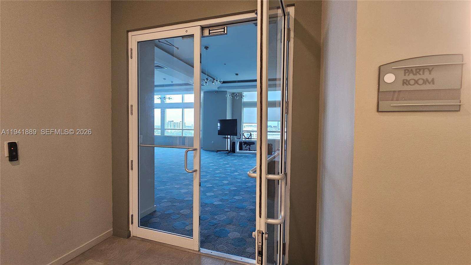 Quantum on the bay Unit #3717 | Picture 19