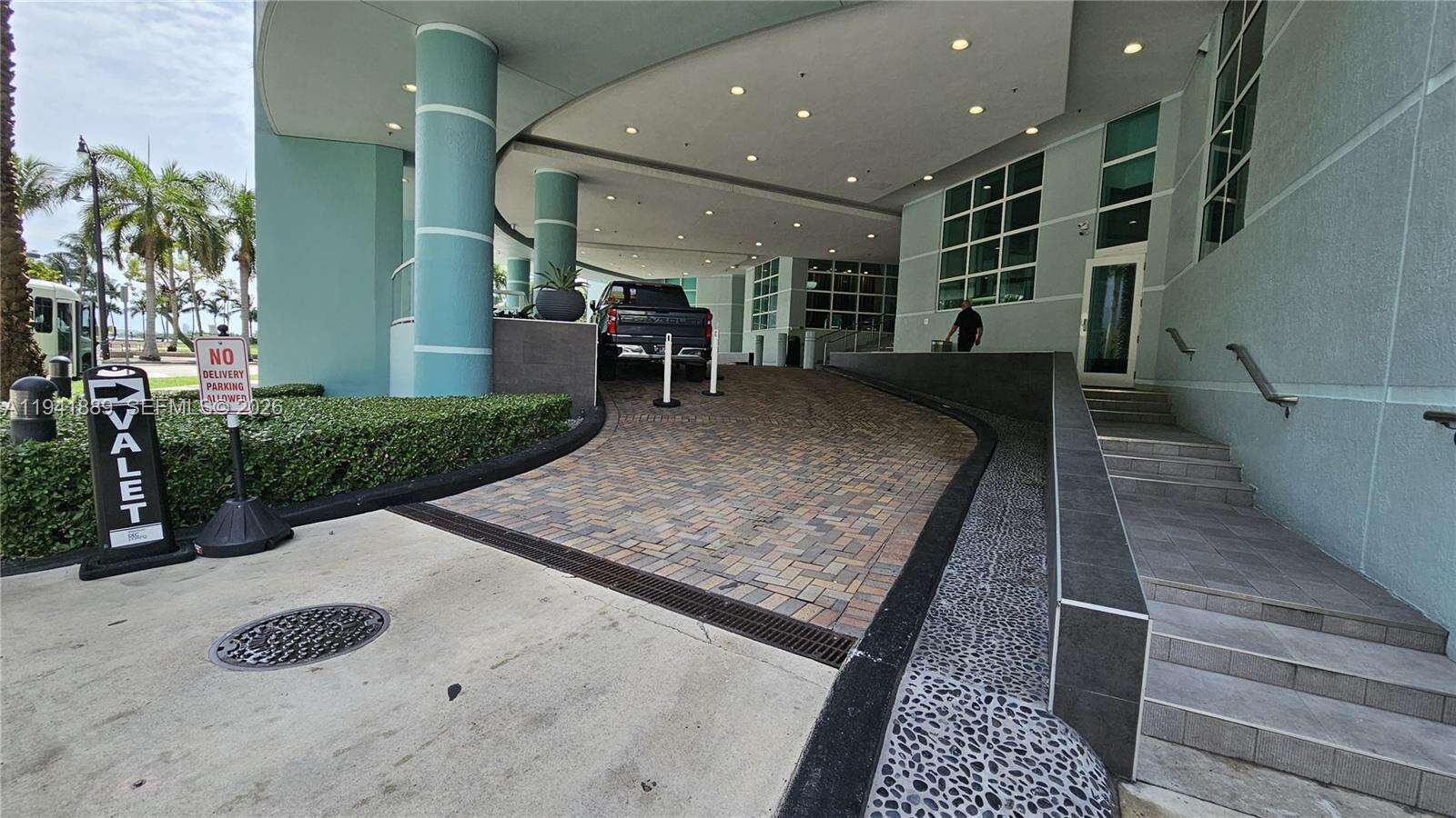 Quantum on the bay Unit #3717 | Picture 8