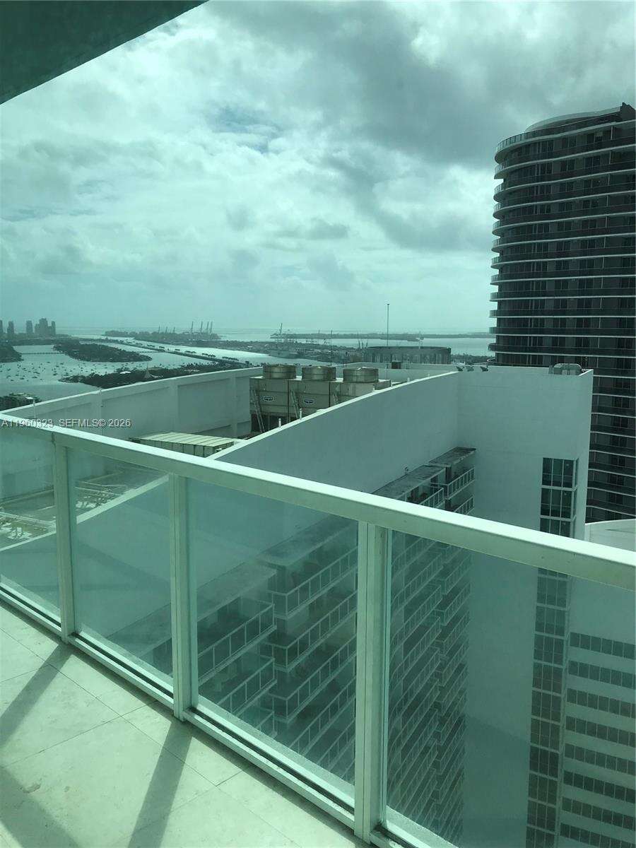 Quantum on the bay Unit #4307 | Picture 9