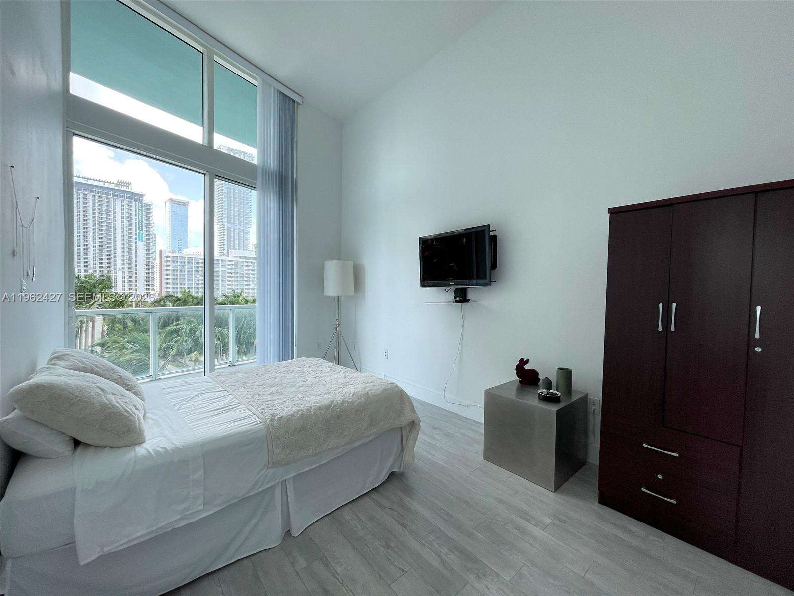 Quantum on the bay Unit #709 | Picture 17