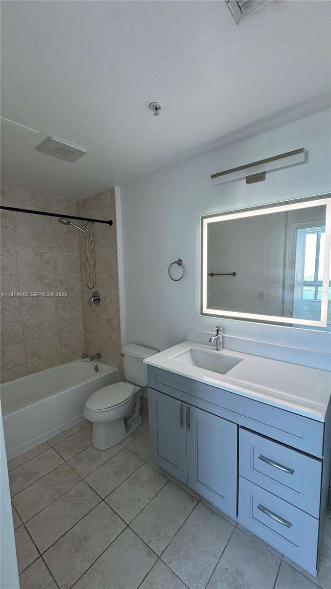 Quantum on the bay Unit #4112 | Picture 32