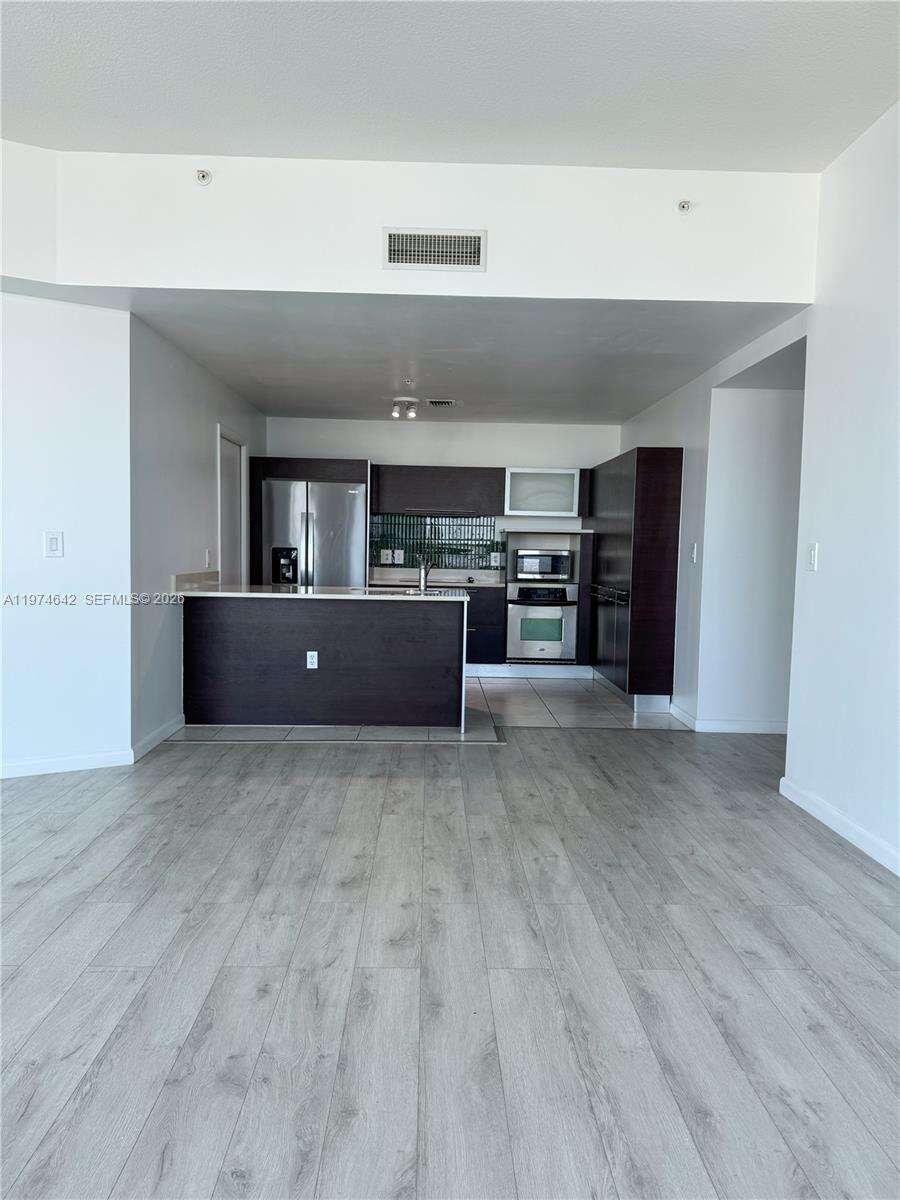 Quantum on the bay Unit #4112 | Picture 8