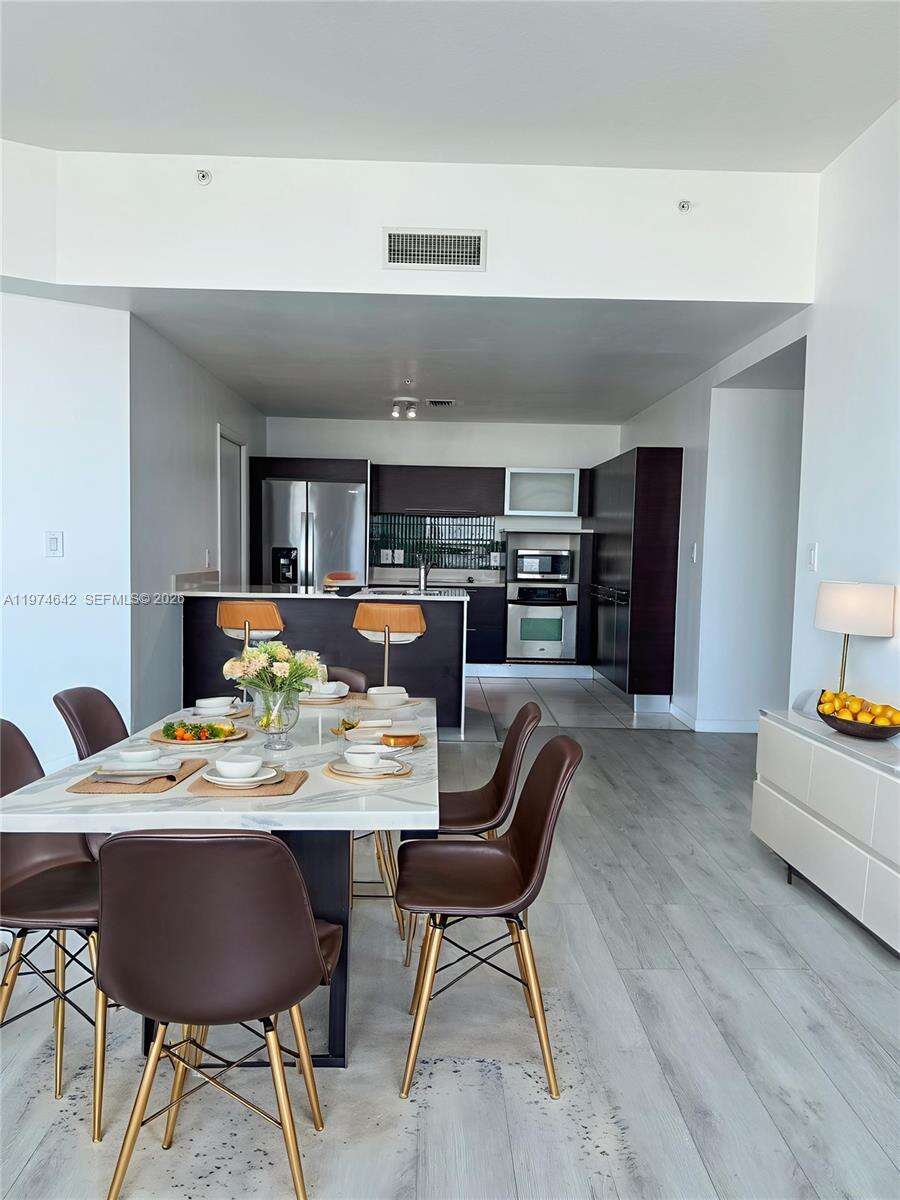 Quantum on the bay Unit #4112 | Picture 10