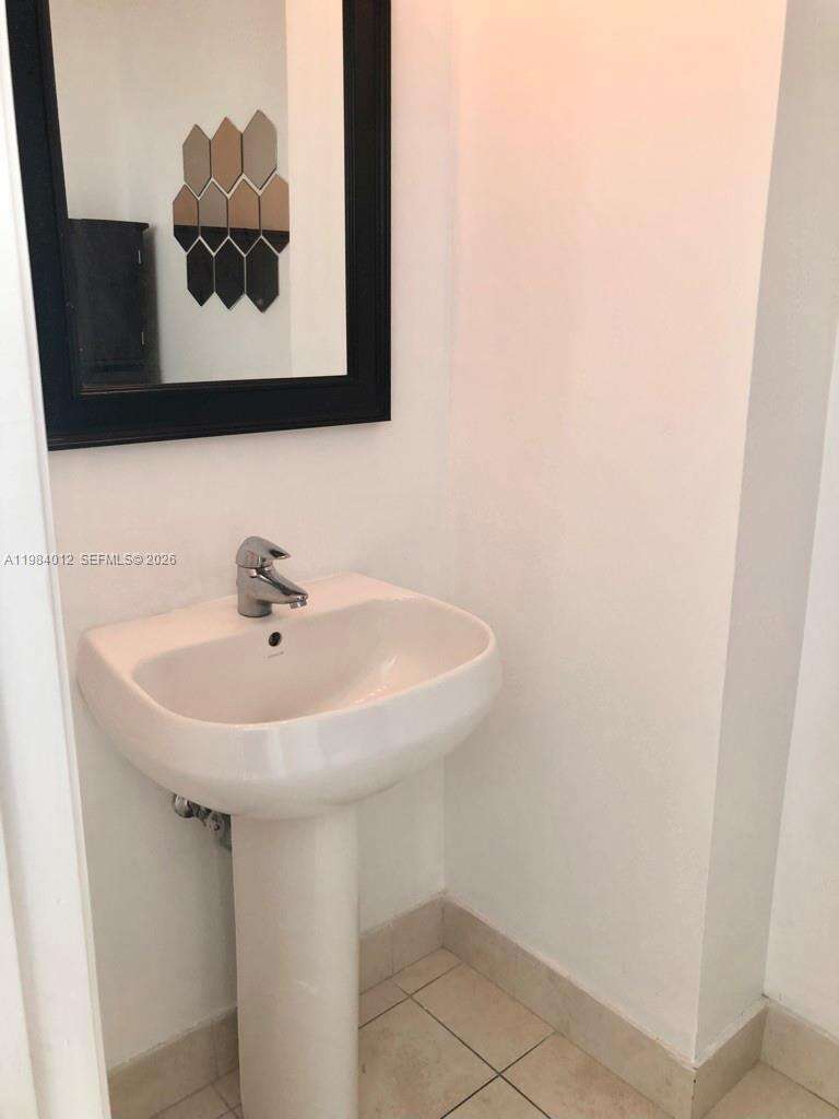 Quantum on the bay Unit #1619 | Picture 11