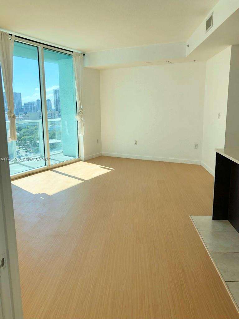 Quantum on the bay Unit #1619 | Picture 17