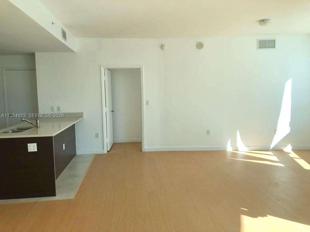 Quantum on the bay Unit #1619 | Picture 4