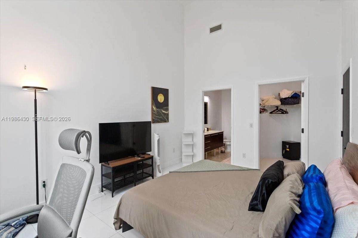 Quantum on the bay Unit #1016 | Picture 15