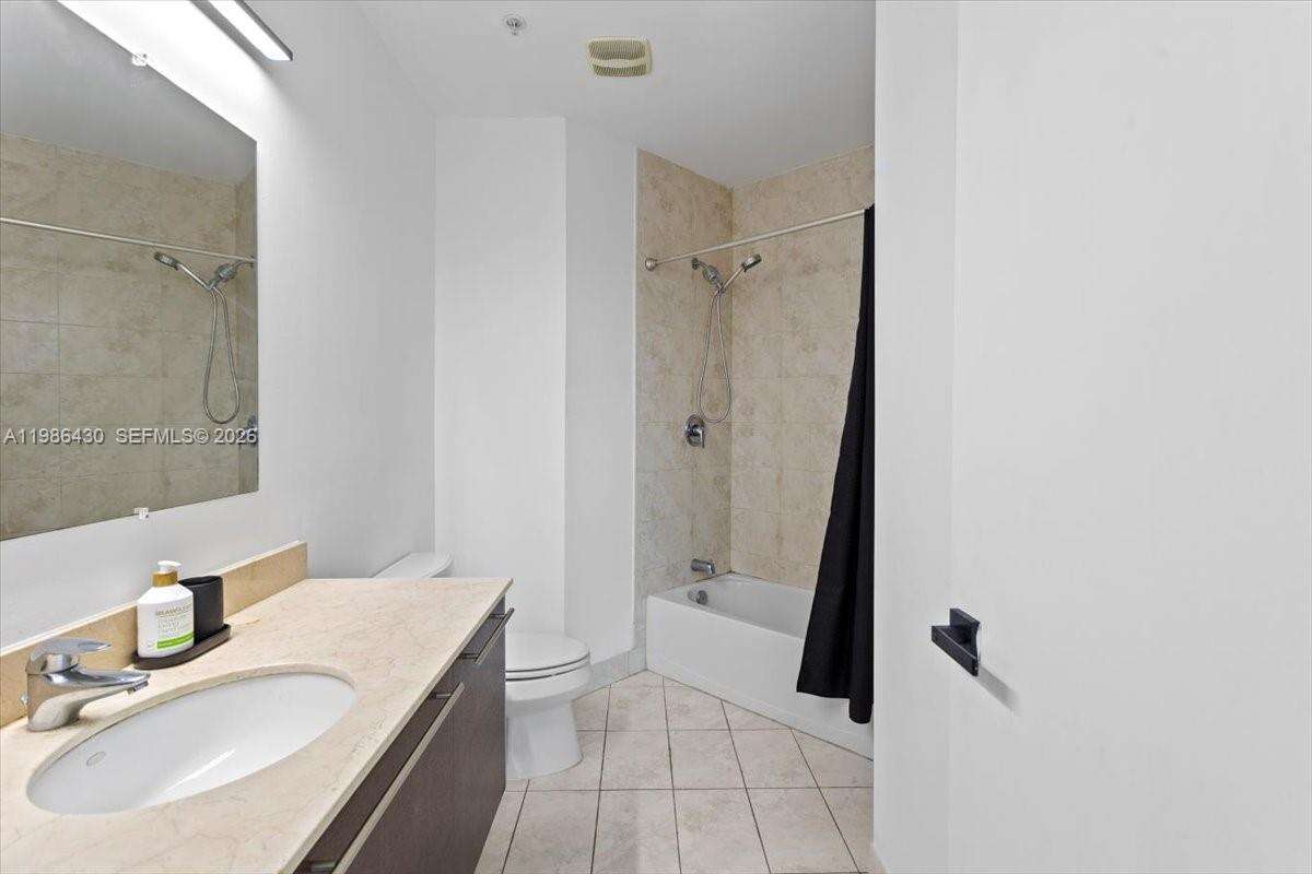 Quantum on the bay Unit #1016 | Picture 16