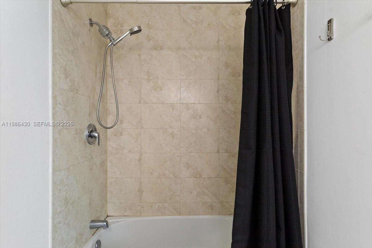 Quantum on the bay Unit #1016 | Picture 18