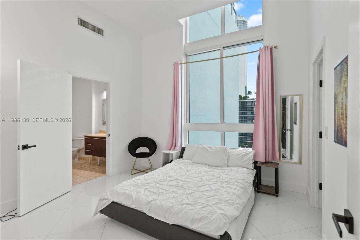 Quantum on the bay Unit #1016 | Picture 19