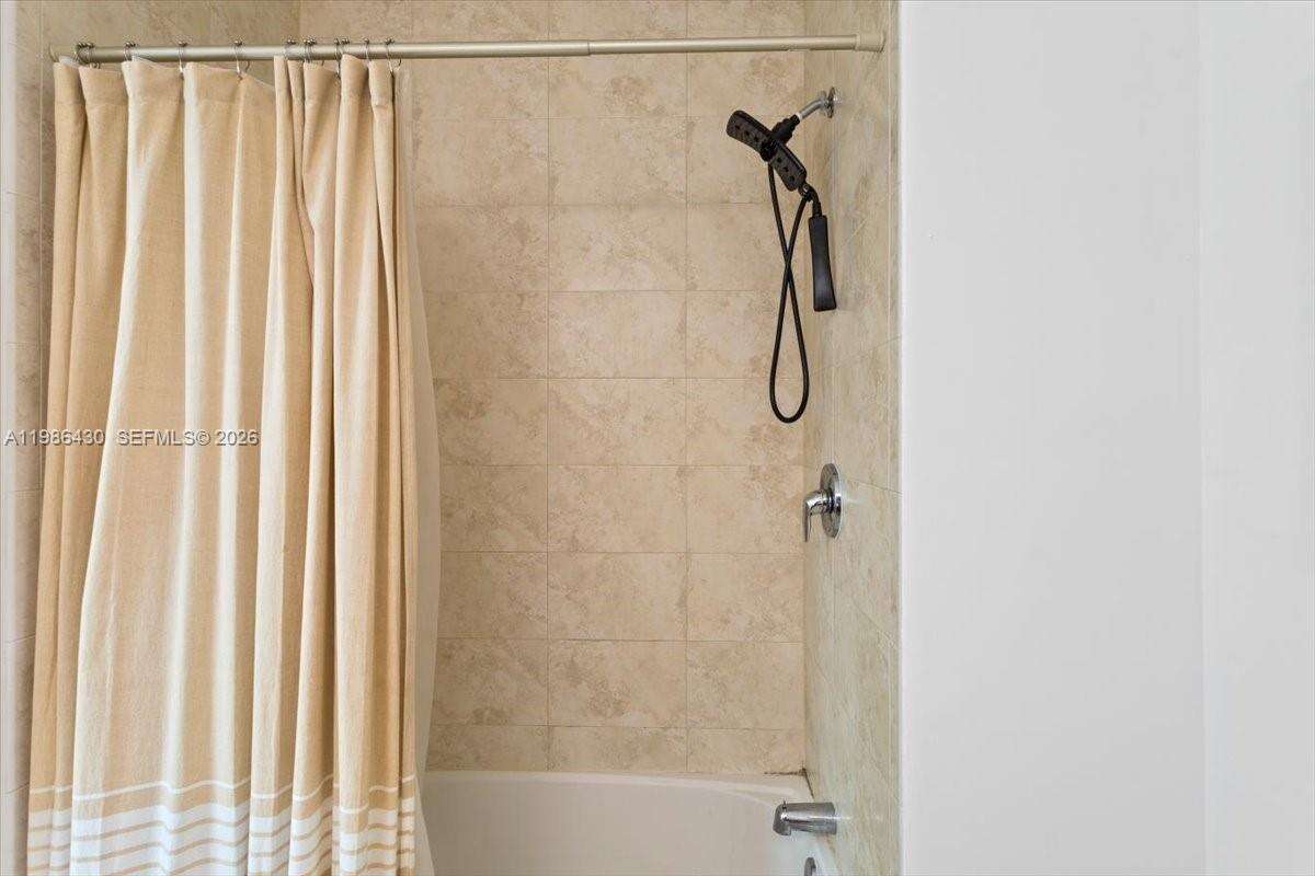 Quantum on the bay Unit #1016 | Picture 23