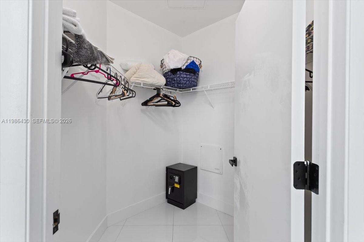 Quantum on the bay Unit #1016 | Picture 25