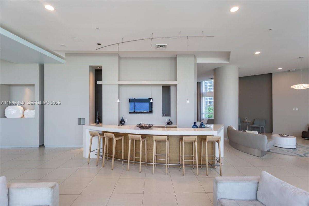 Quantum on the bay Unit #1016 | Picture 30