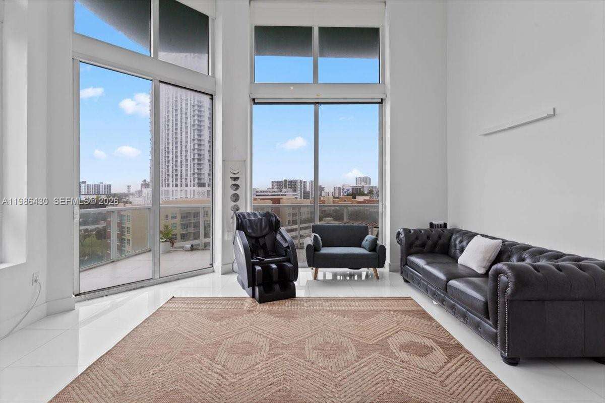 Quantum on the bay Unit #1016 | Picture 4