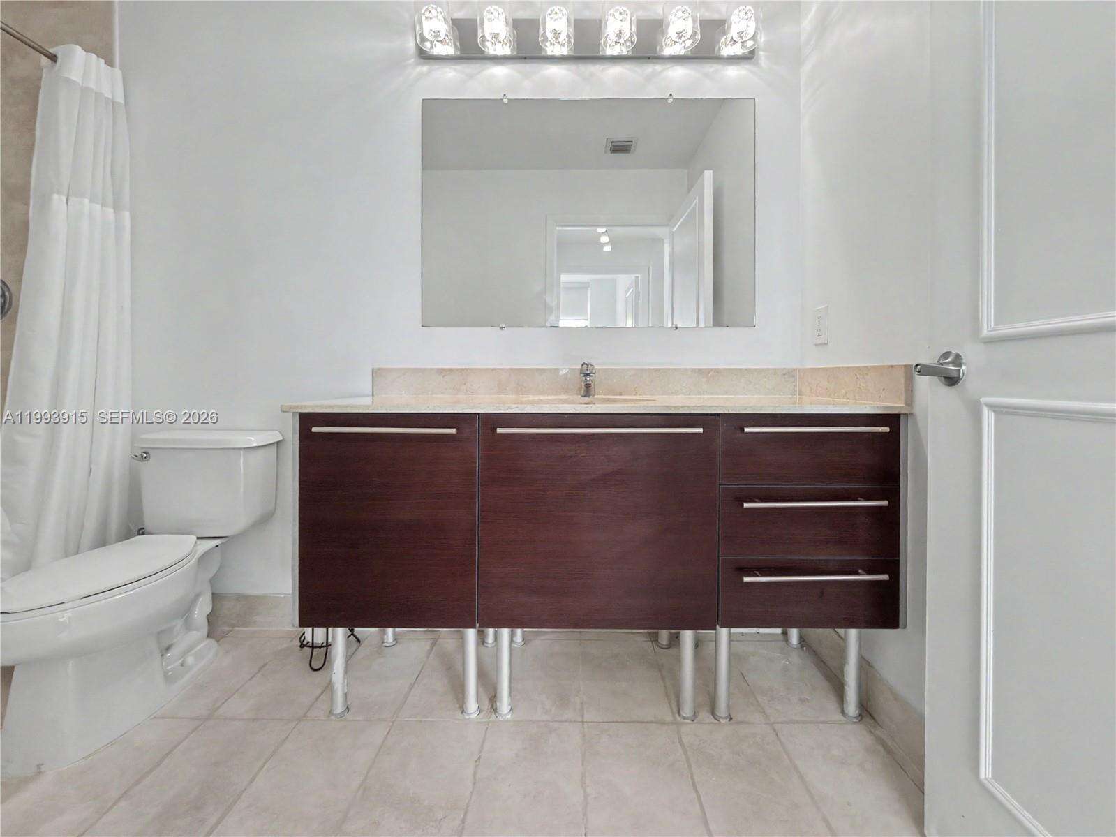 Quantum on the bay Unit #3811 | Picture 11