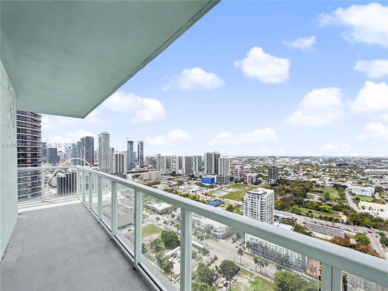 Quantum on the bay Unit #3811 | Picture 15